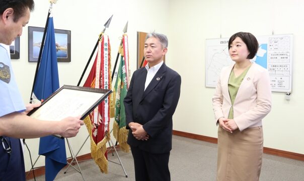 窓口対応で詐欺被害を防止　三井住友信託銀行四日市支店に感謝状