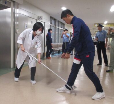 不審者対応を学ぶ　四日市病院で防犯訓練