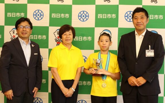 飛込競技で全国優勝　中央小6年の春日君