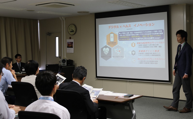 職員による政策提案　新たな発想を発表