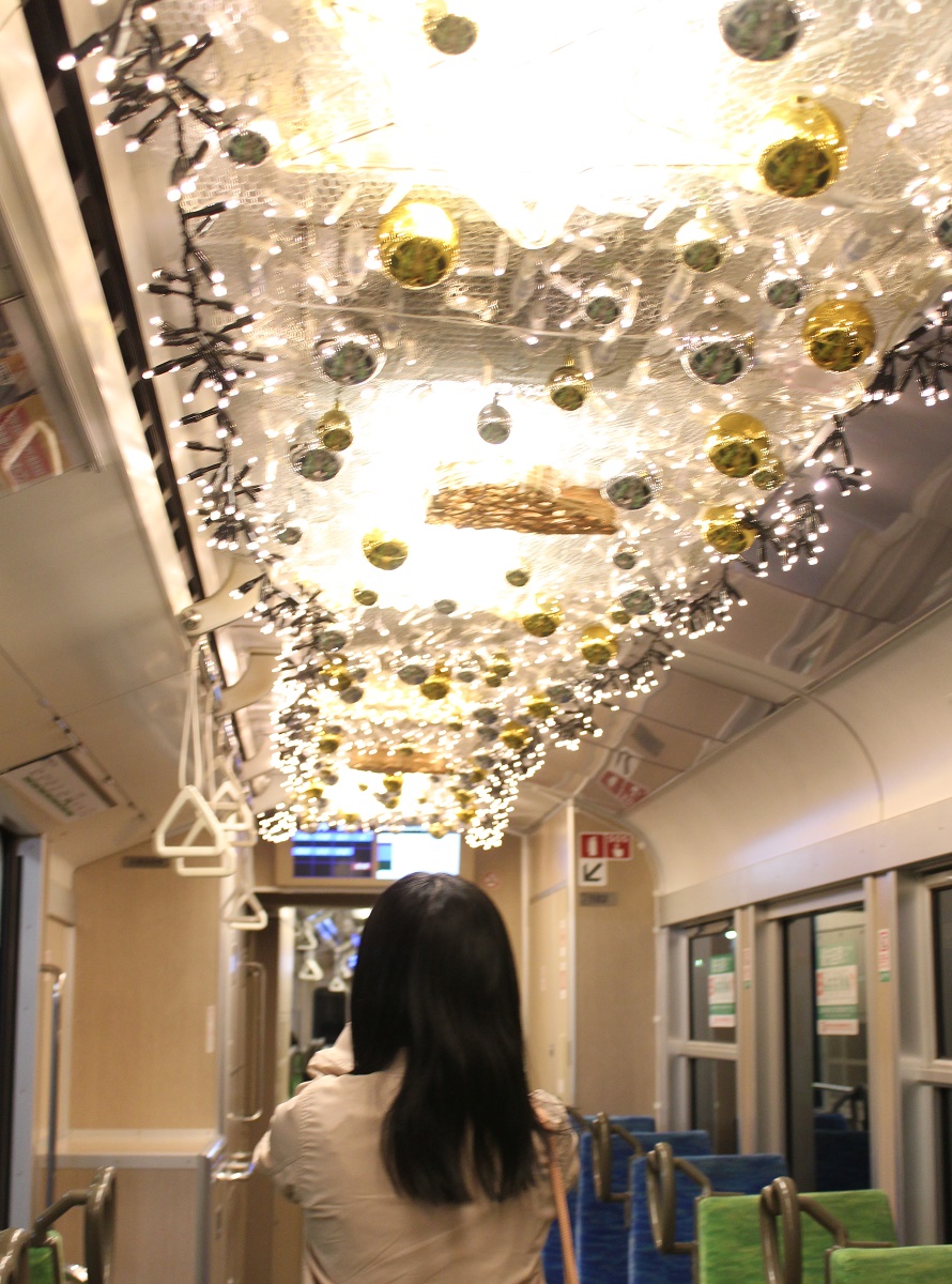 イルミネーション列車運行中　四日市あすなろう鉄道