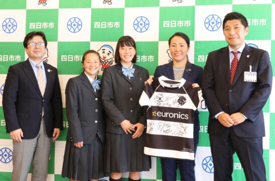 試合出場報告と活躍誓う　世界選抜に出場の齊藤選手と東西対抗戦の選出選手