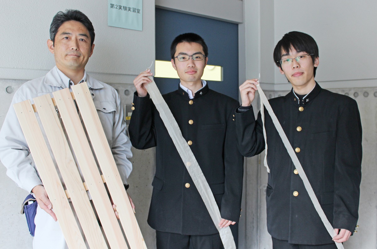 木工でつなぐ人の輪　四中工の都市工学研究部
