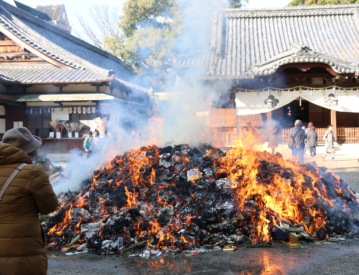 家内安全祈りどんど焼き　諏訪神社