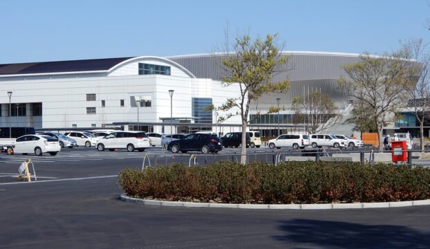 オープンは当面延期に　四日市市総合体育館