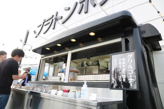 プラトンホテル四日市の屋上ビアガーデンオープン　新型コロナ対策に新しい生活様式心掛け　