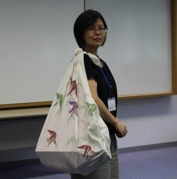風呂敷がエコバッグに　かさばらず洗いやすい