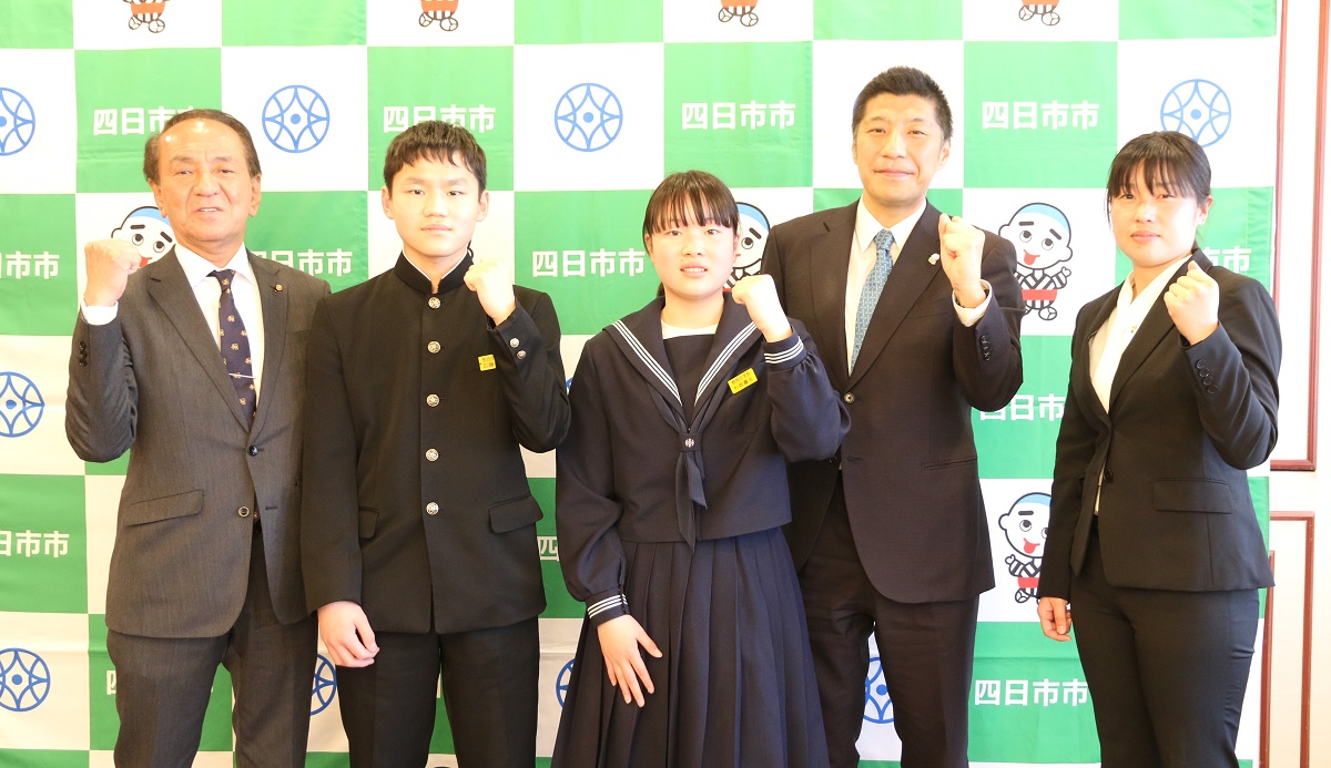 男女そろって春の全国大会へ　朝明中ハンドボール部