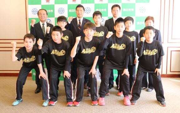 全国大会前に表敬訪問　あがたミニバスケットボールクラブ
