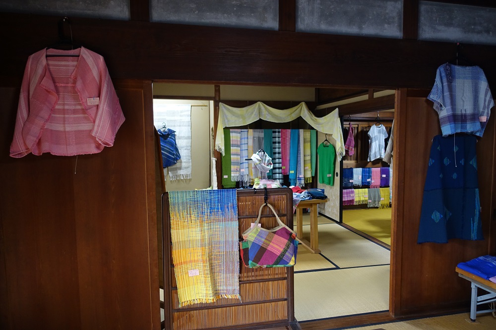 2年越しの作品展　さをり織り