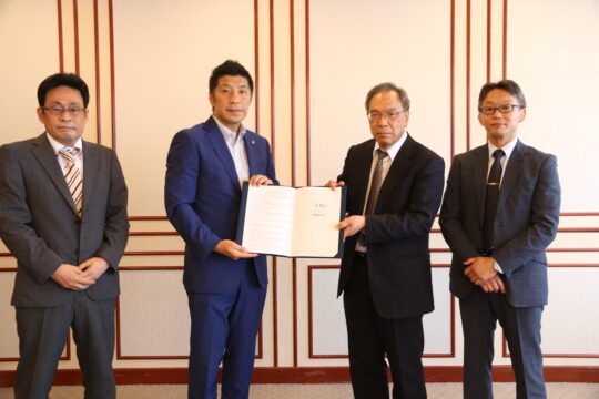避難場所指定に関する協定締結　四日市メリノール学院と四日市市