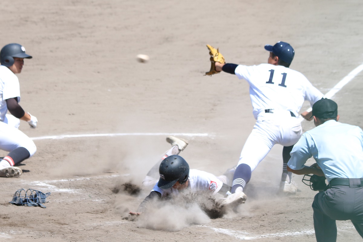 ベスト8かけ熱戦　全国高校野球選手権三重大会　海星と暁は惜敗