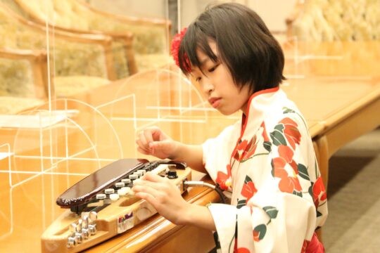 大正琴の全国コンクールで文部科学大臣賞　海蔵小3年の杉野さん