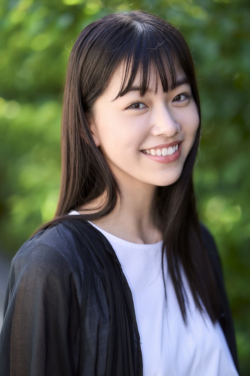 デジタル写真集リリース　菰野町出身　一宮らんさん（17）
