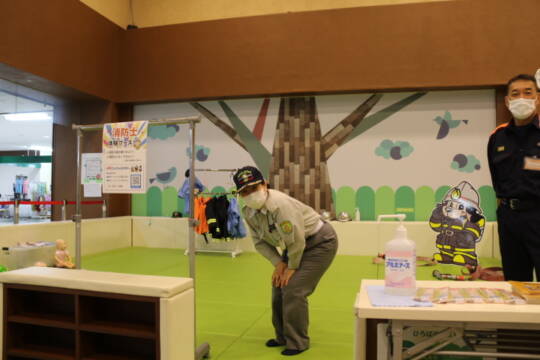 【子どもの日特別ニュース　第1弾】　「消防士ってかっこいい」　トナリエ四日市でおしごと体験