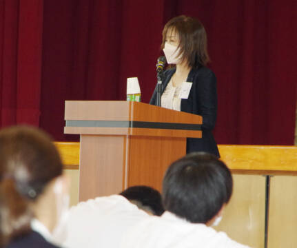 「一度きりの人生を大切に」交通事故遺族の安田さん　高校で講演