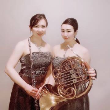 優しい音色が魅力　フルートホルンデュオ「志咲」