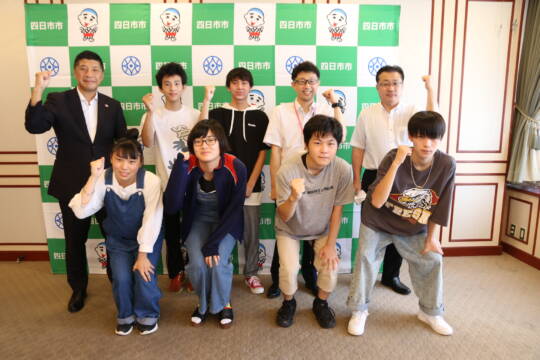 「楽しくあきらめずに」　定時生通信制体育大会バドミントン大会に出場　北星高校の生徒