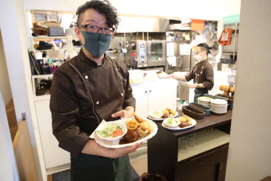 「夏休みの思い出に」　こどもと食堂　四日市市の「レコンパンス」で開催