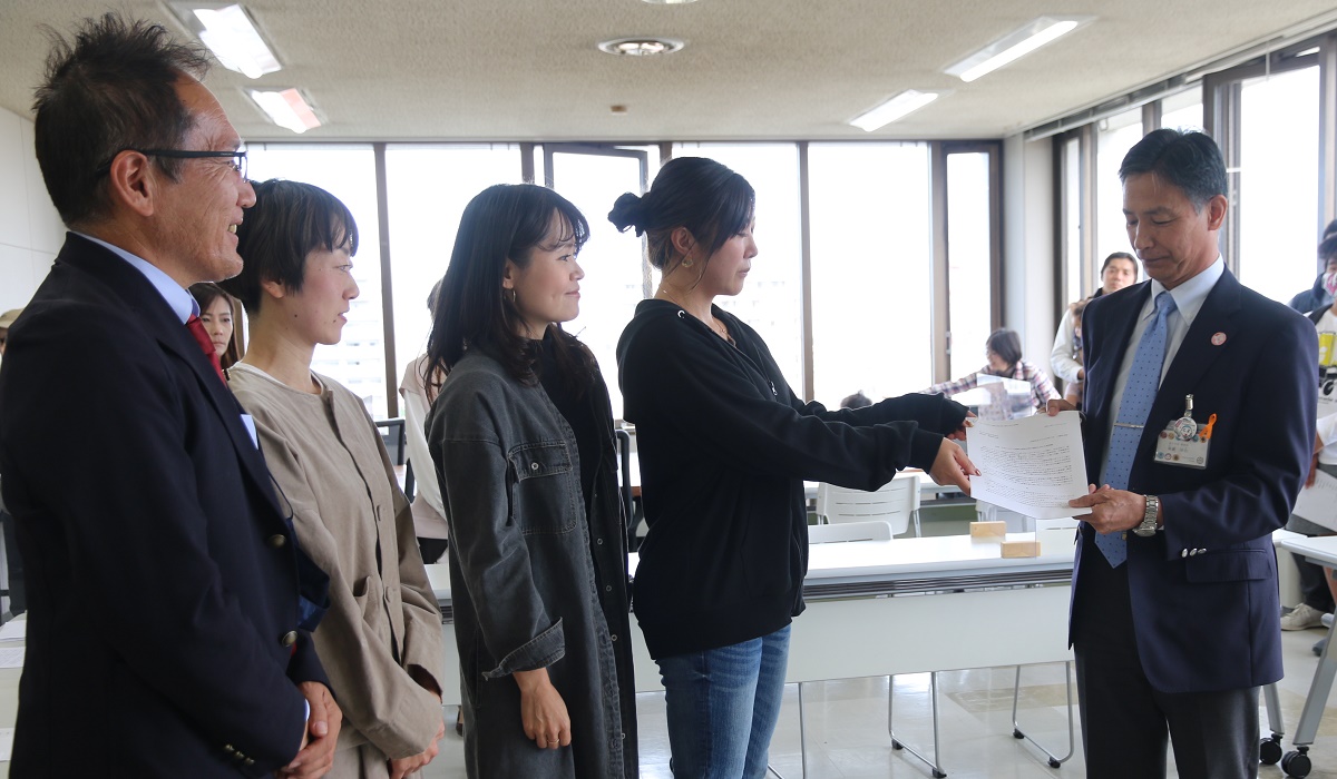 子どもの過剰な感染対策緩和を　市民団体が市教委へ要望書提出　四日市市