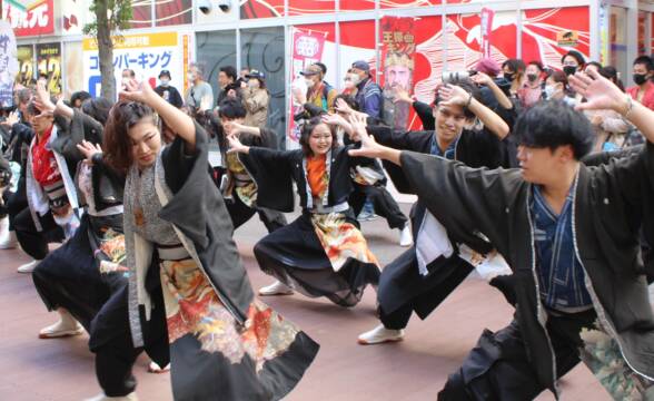 ３年ぶり四日市よさこい祭り、６１チーム１５００人が出場
