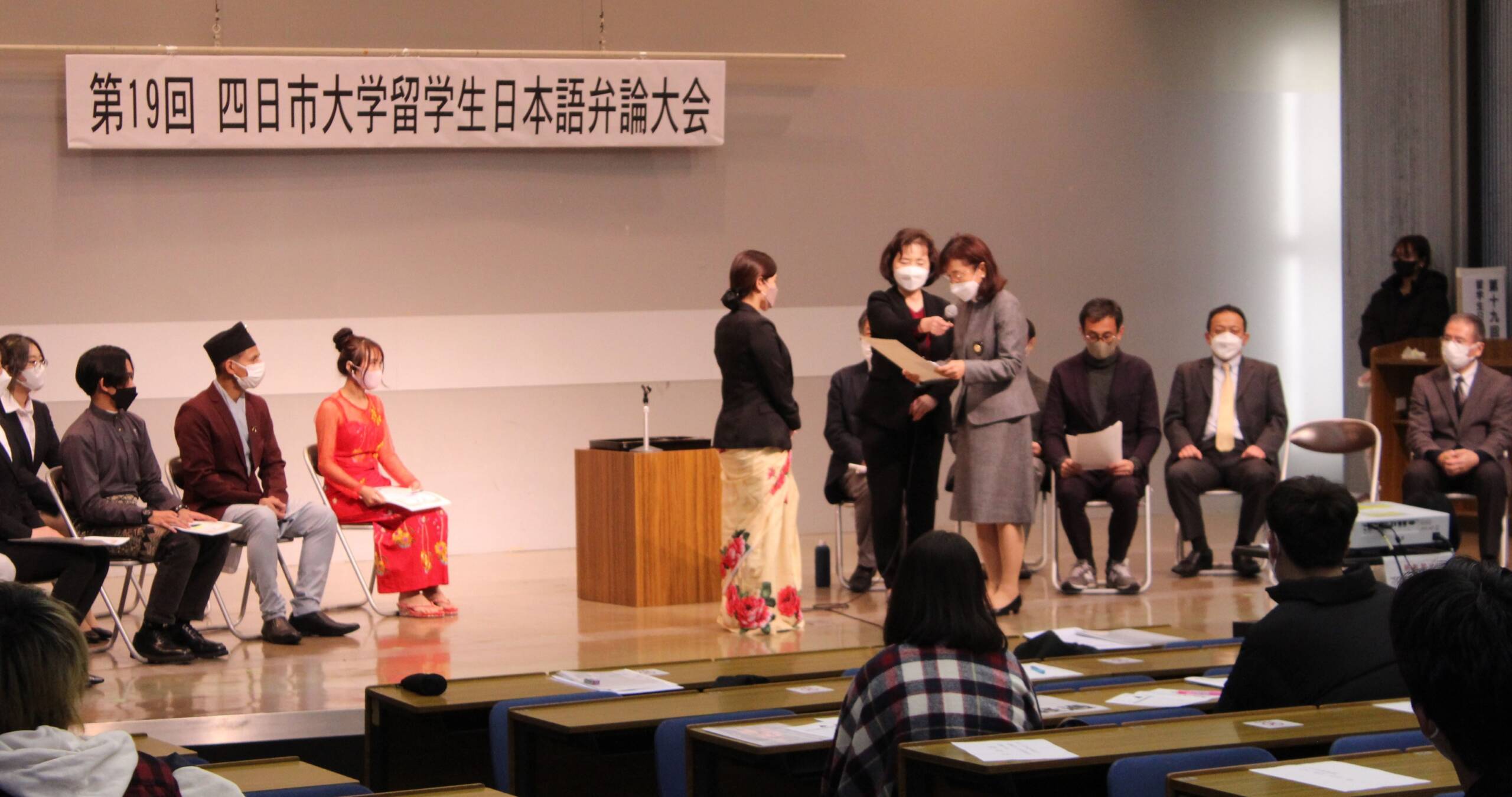 日本語もお見事、自らの意見伝える、四日市大学で留学生の弁論大会