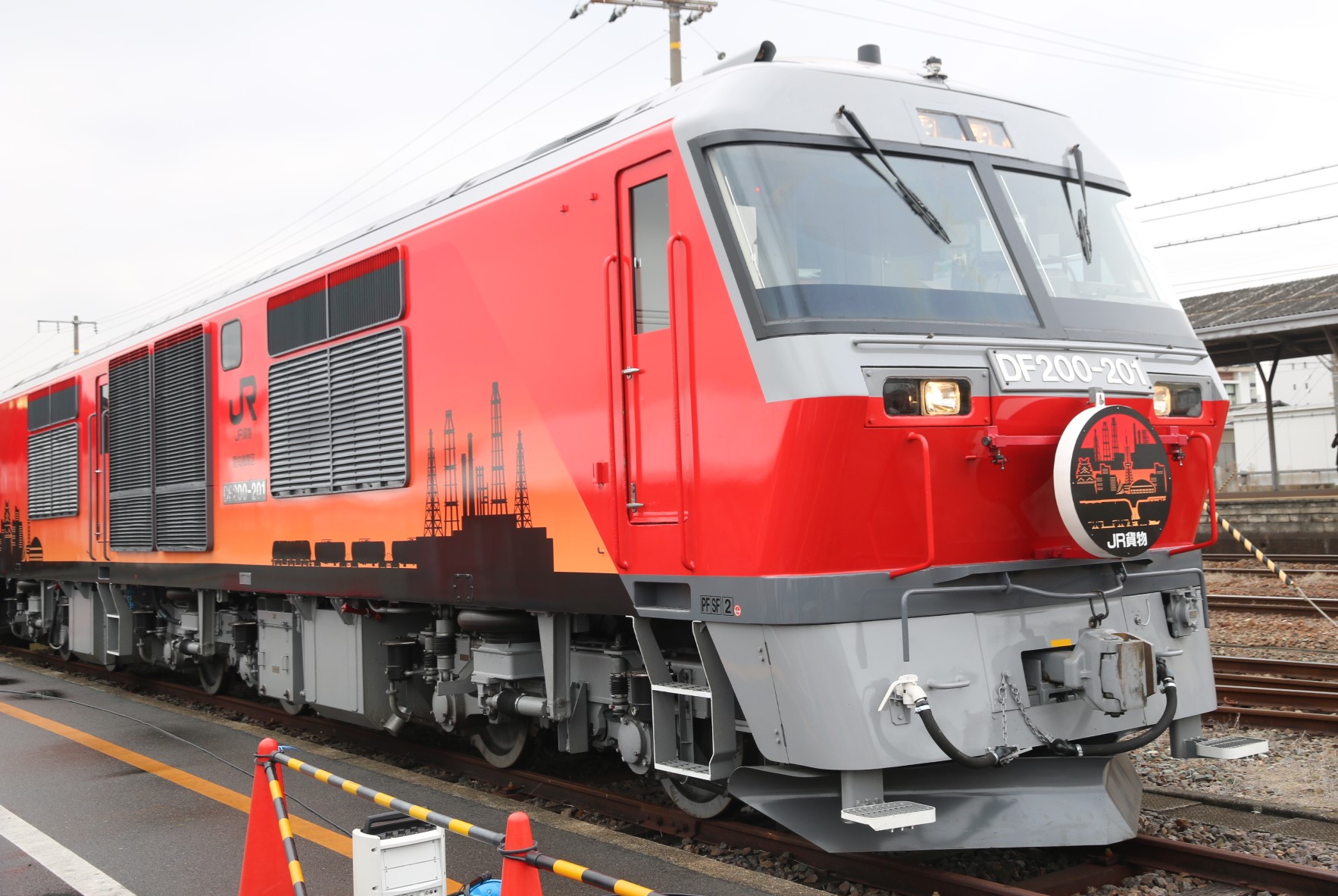四日市から出発　JR貨物に地域限定ラッピング機関車が登場　