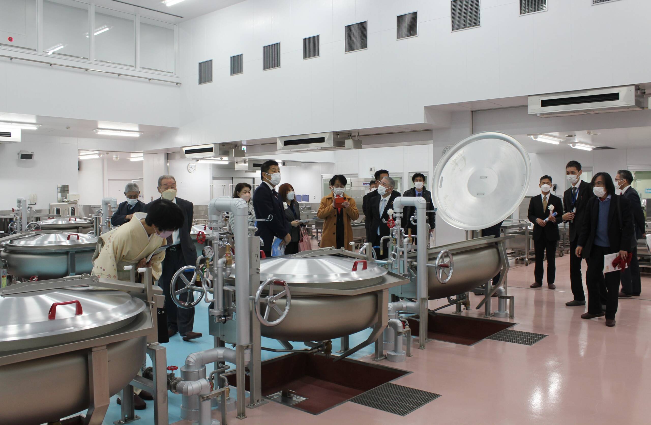 四日市市学校給食センターが開所、4月から市立全中学校へ給食を提供