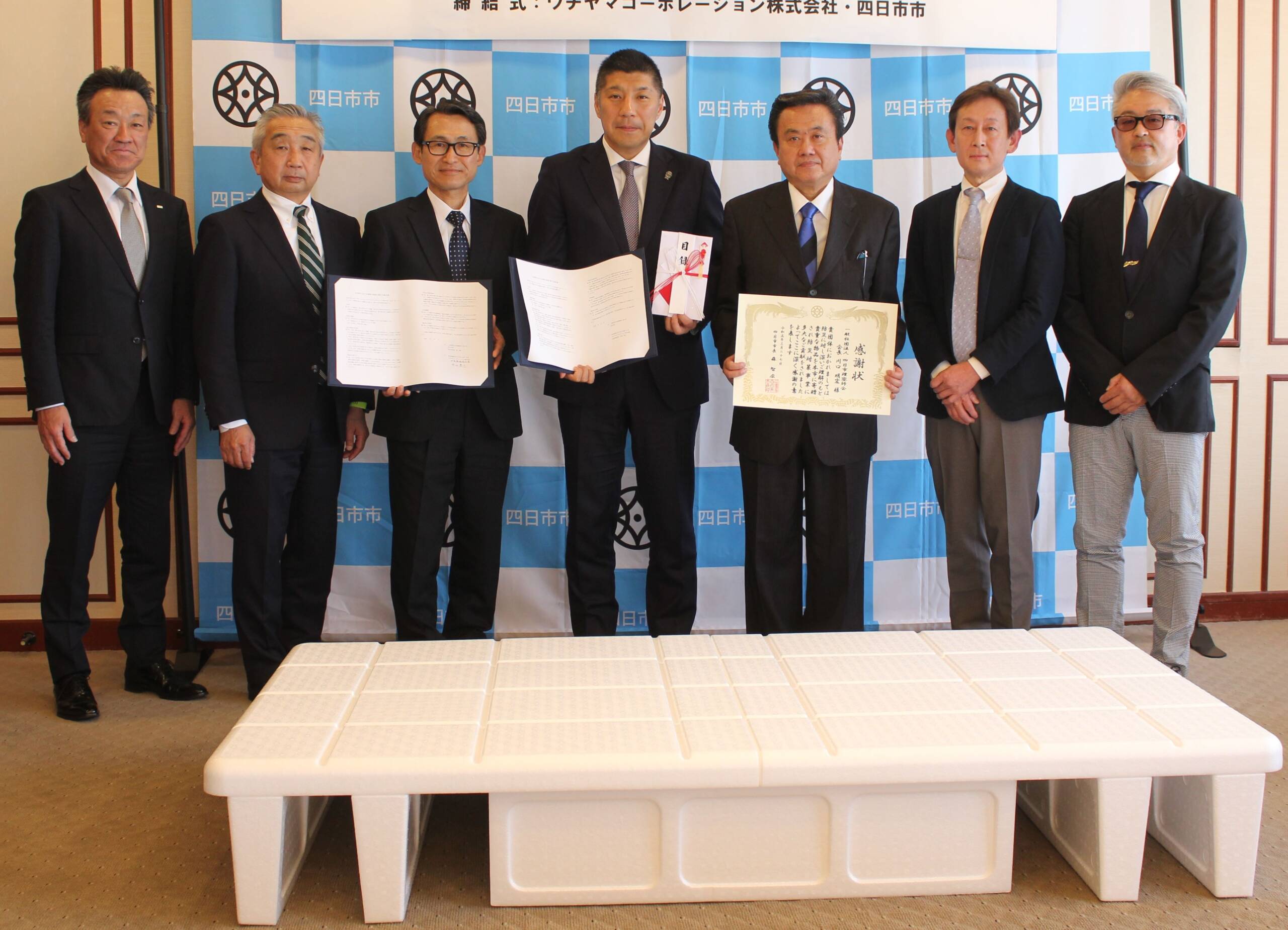 発泡ポリプロピレンの簡易組立ベッド、寄贈と今後の供給協定、四日市市など