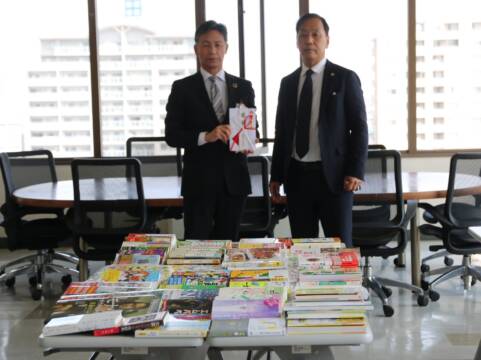 市内の公立中学校へ図書寄贈　四日市ライオンズクラブ
