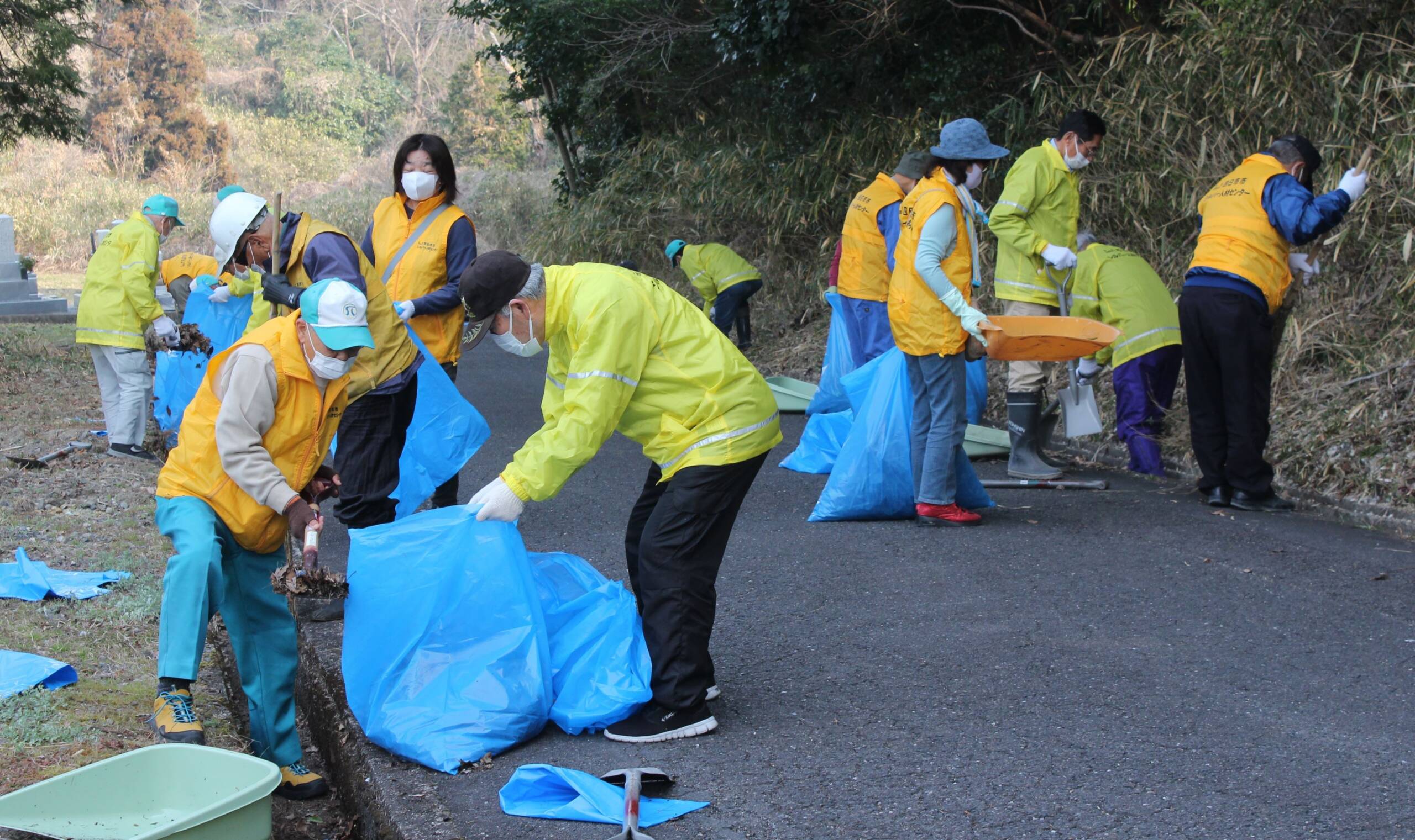 南部丘陵公園でボランティア清掃、四日市市シルバー人材センター