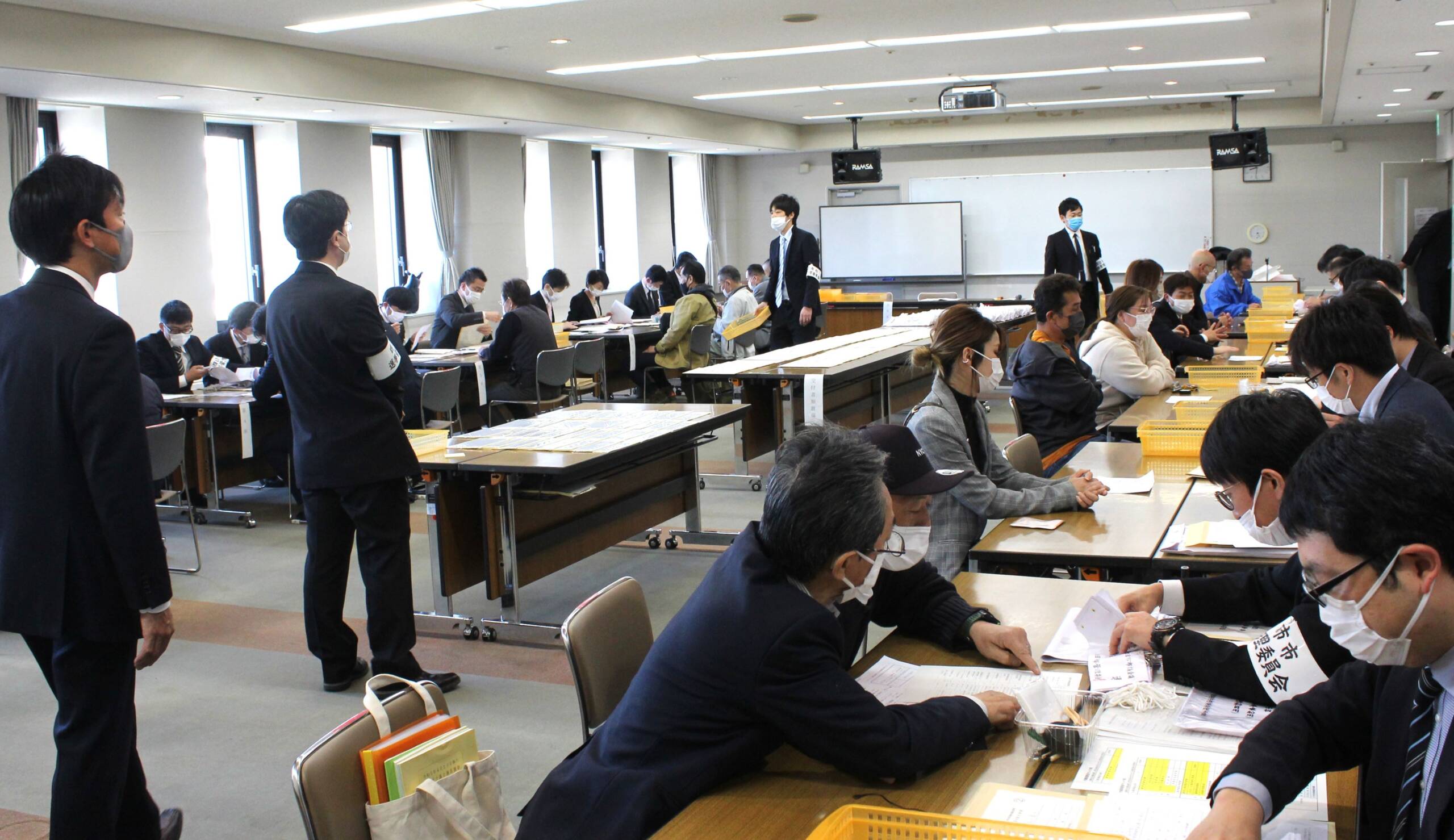 四日市市議選告示、定数34に49人が立候補を届け出、統一地方選は後半戦に突入