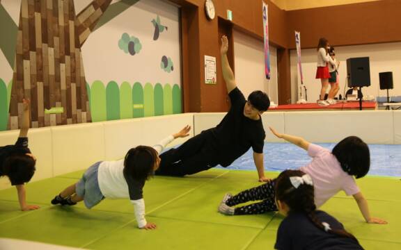 こどもの日　笑顔で「おしごと」を体験　トナリエ四日市でイベント