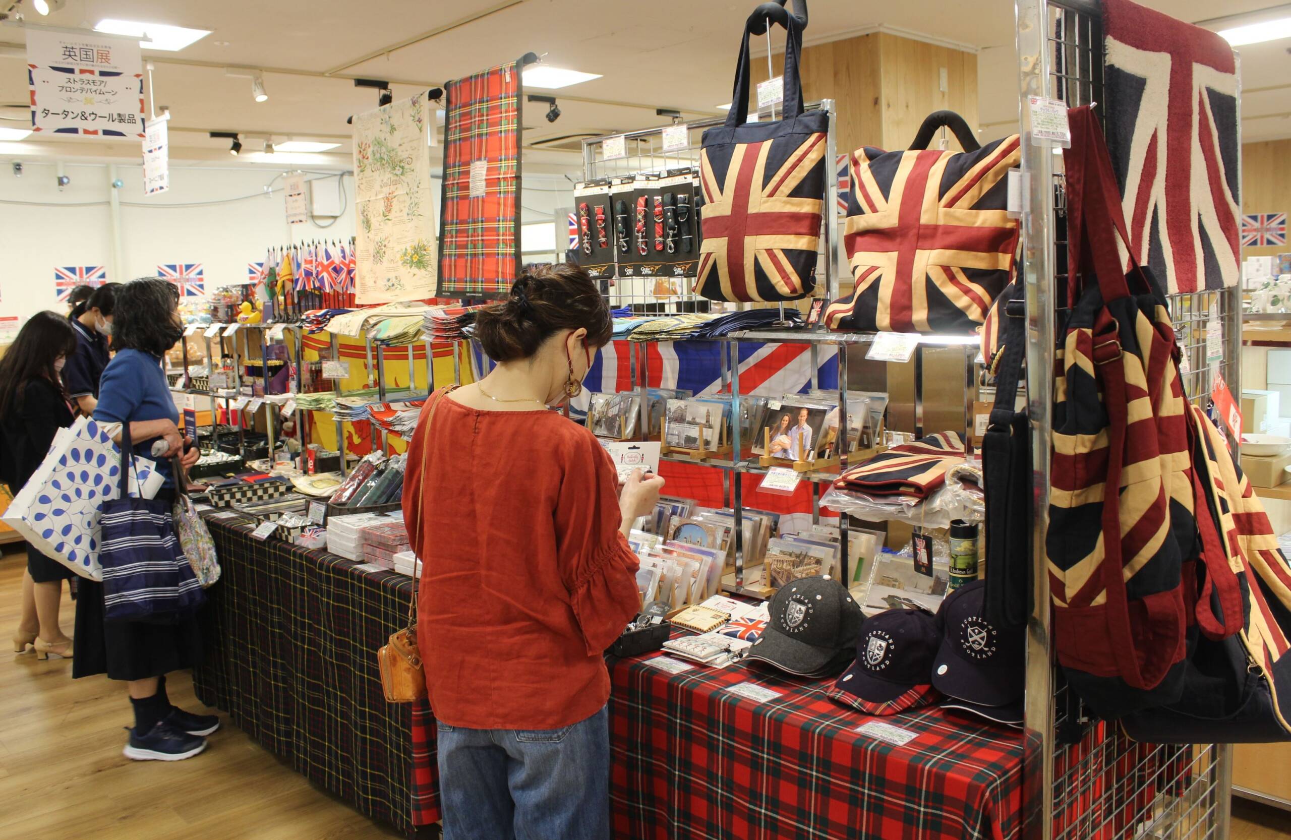 伝統の味や多彩な雑貨などを販売、近鉄百貨店四日市店で「英国展」始まる