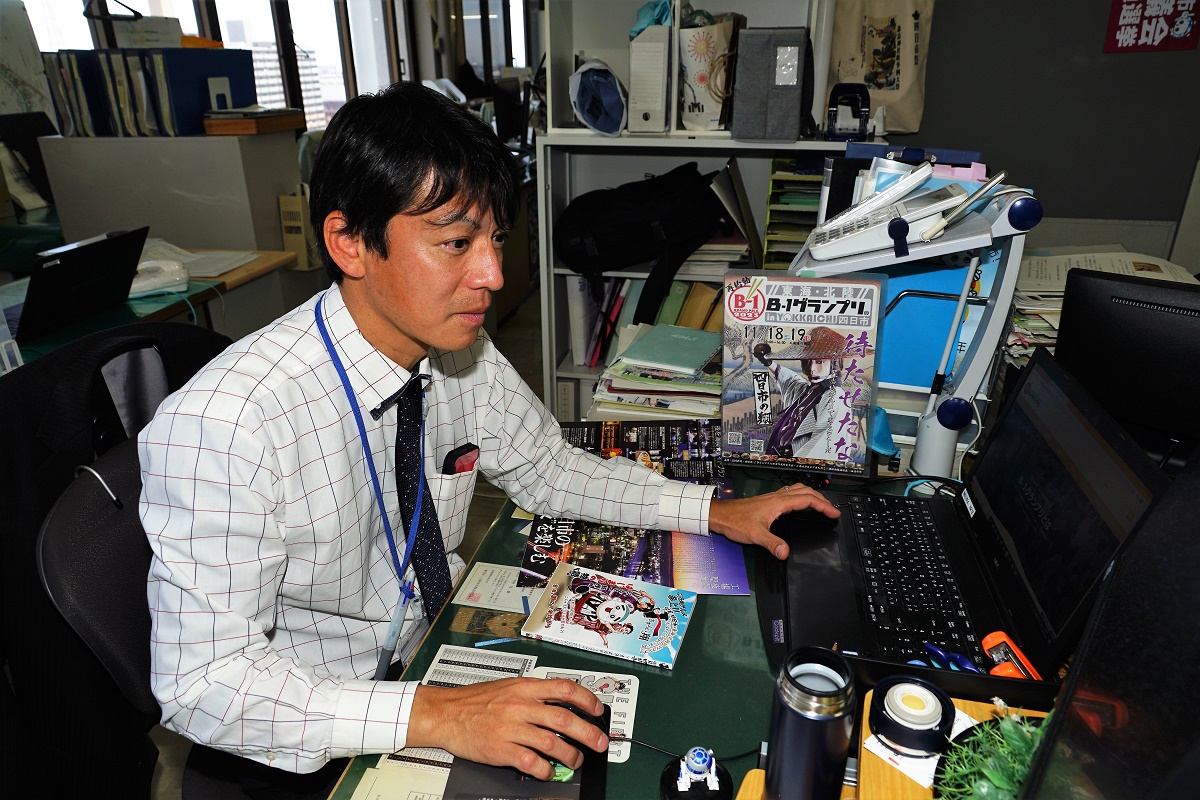 プロモーションに全力投球　四日市市役所の中村さん