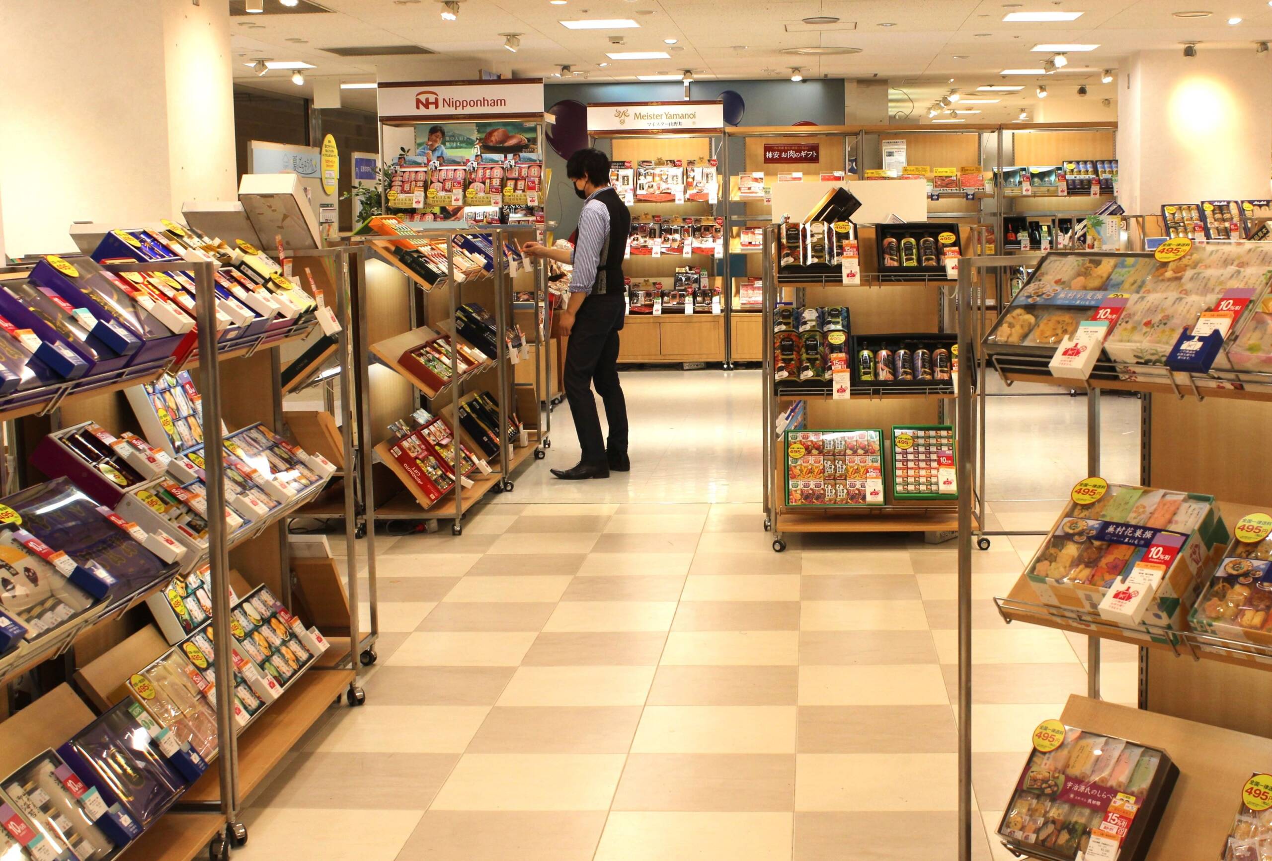 近鉄百貨店四日市で「夏の贈りもの」の会場がオープン