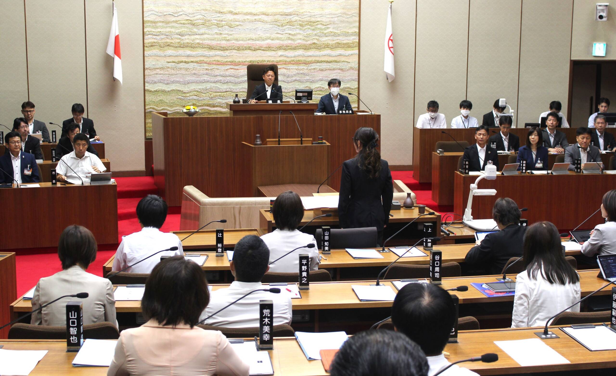 図書館めぐり厳しい質問も、四日市市議会の一般質問