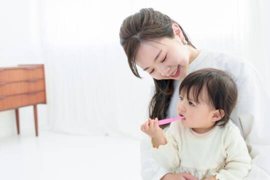 【PR】コラム「親子で歯磨き　乳幼児編」