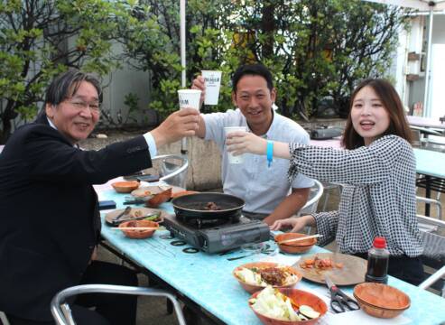 夏に乾杯、近鉄百貨店四日市店でハワイアンビアガーデンがオープン