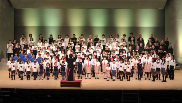 世代を超え170人のハーモニー、歌の未来を信じて、あんだぁれ70が四日市で演奏会