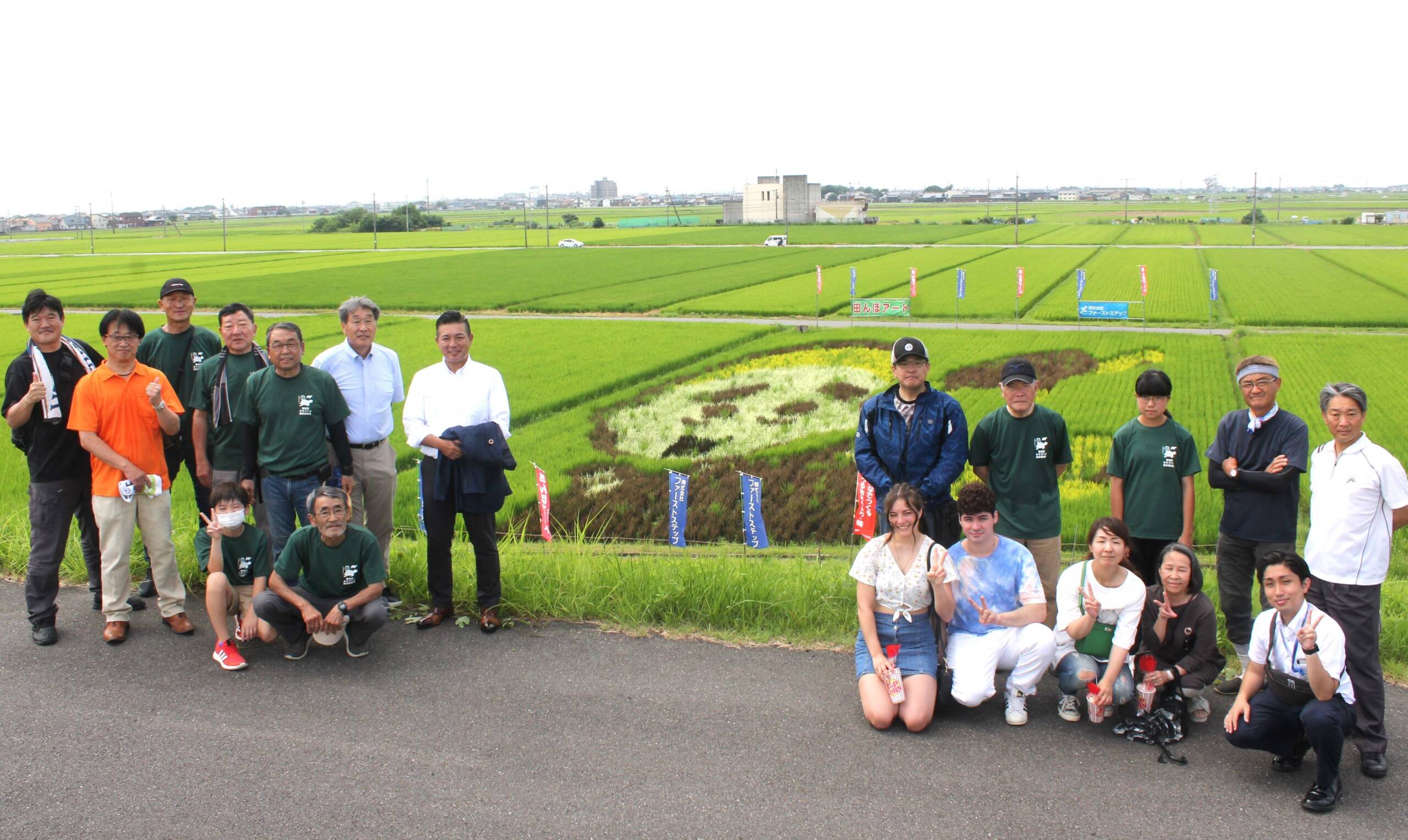 現地で見学会開く、かき氷やポップコーンでおもてなしも、四日市市楠町の「田んぼアート」