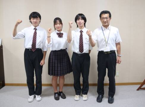 自分の精一杯を　菰野高の弓道、少林寺拳法でインターハイ出場選手　表敬訪問で目標話す