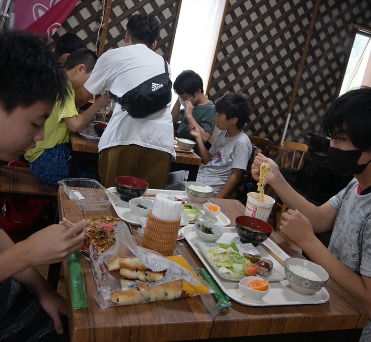 夏休み「200円ランチ」を提供　四日市市下海老町の子ども食堂「和っはっは」　学習スペースとしても開放