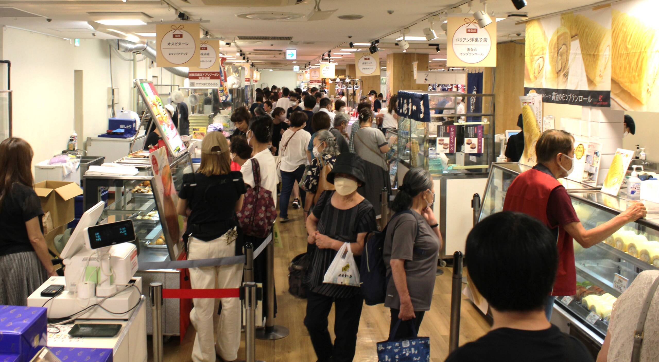 人気店には長い列、久しぶりの「全国うまいもの大会」が近鉄百貨店四日市で始まる