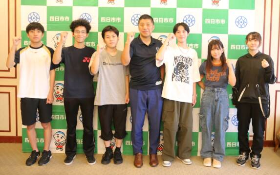 全国高等学校定時制通信制体育大会のバドミントン三重代表　表敬訪問で北星高校の生徒が意気込み