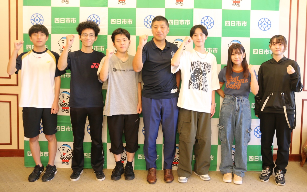 全国高等学校定時制通信制体育大会のバドミントン三重代表　表敬訪問で北星高校の生徒が意気込み