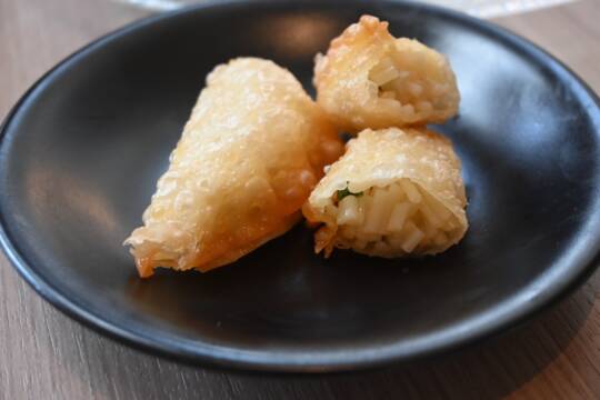 高校生が考えた地元産の食材を使った料理を食べて　都ホテル四日市のサマーナイトブッフェ