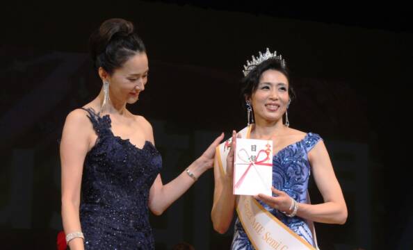 限界を設けないカッコいい女性！　四日市で「Mrs of the Year2023三重大会」を開催、20人が舞台に