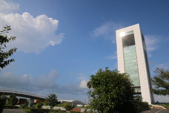最高気温30℃以上　四日市市でも厳しい残暑続く　熱中症への注意呼びかけ
