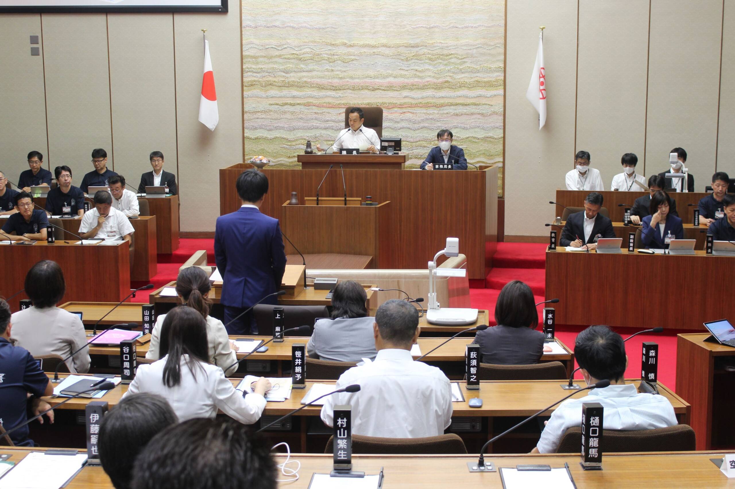 長年の懸案や障害者にやさしい公共施設のあり方など質疑、四日市市議会で一般質問始まる